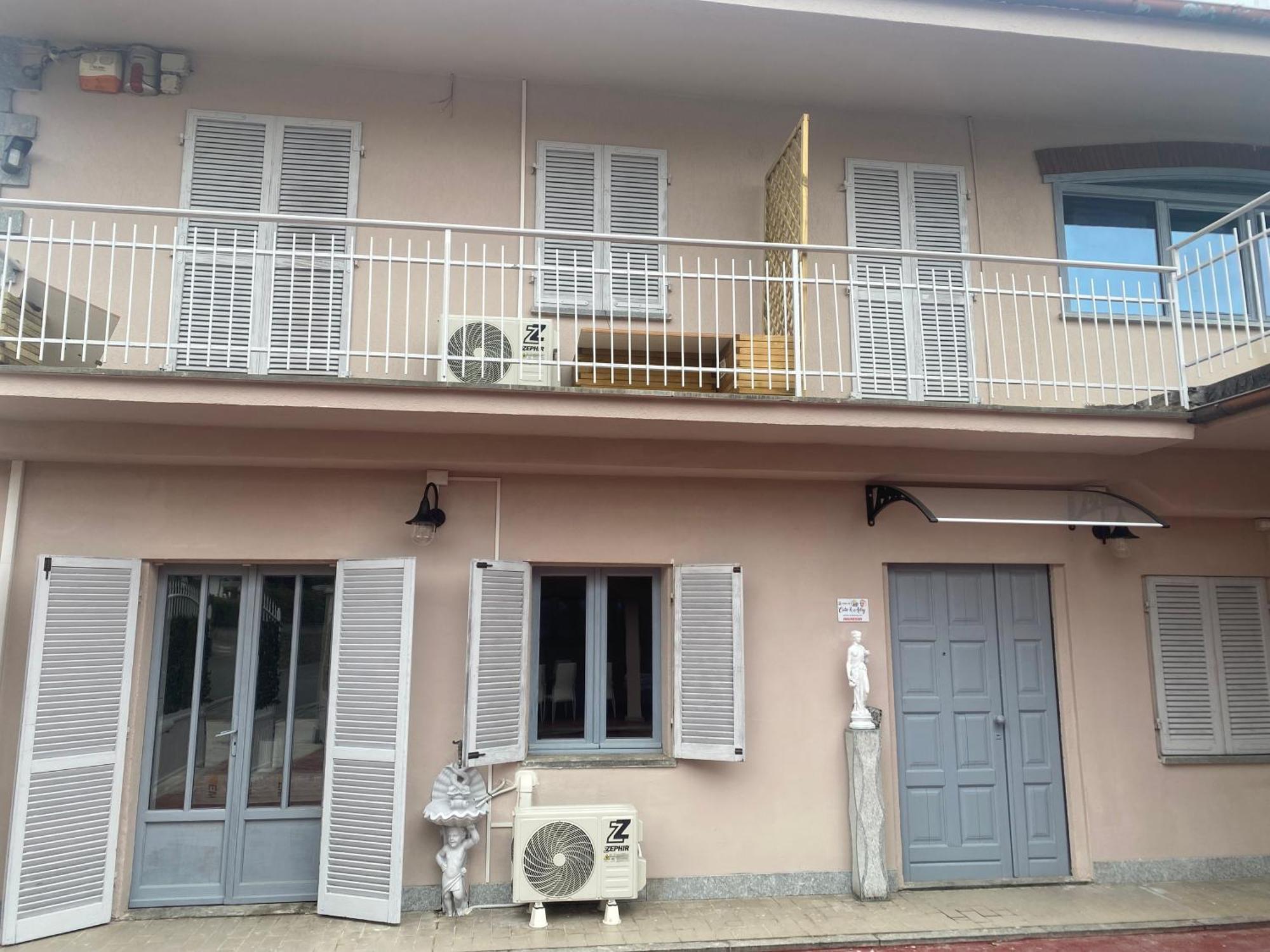 La Casa Di Cate & Adry Bed & Breakfast Envie Exterior photo